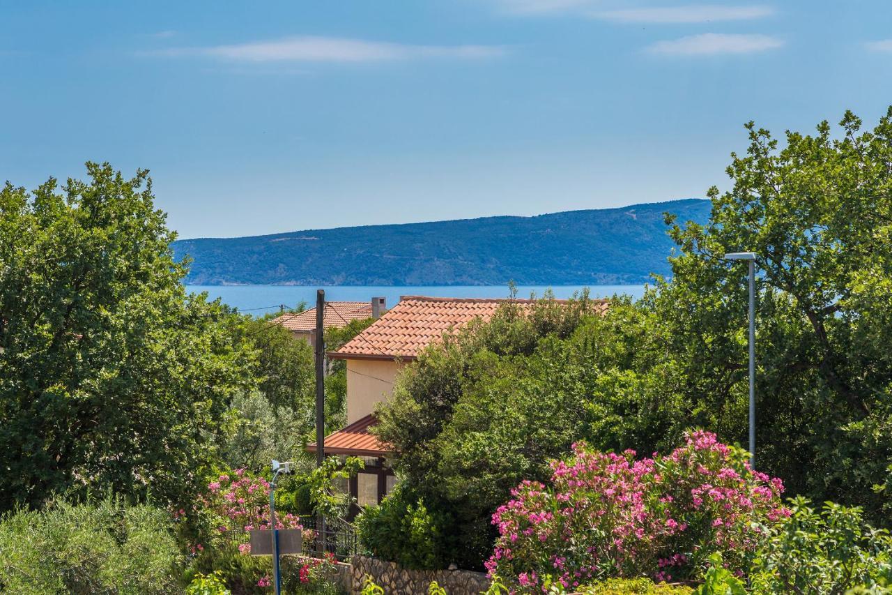 Apartments Krc Pinezići Exterior foto